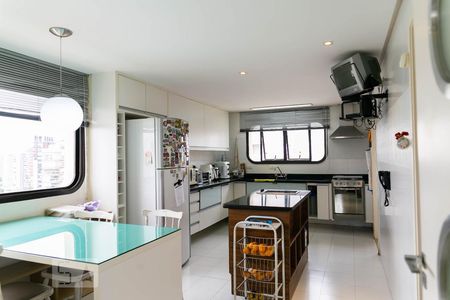 Apartamento à venda com 250m², 4 quartos e 3 vagasCozinha