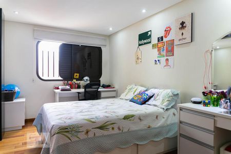 Apartamento à venda com 250m², 4 quartos e 3 vagasQuarto 2