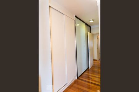 Apartamento à venda com 250m², 4 quartos e 3 vagasSuíte 1