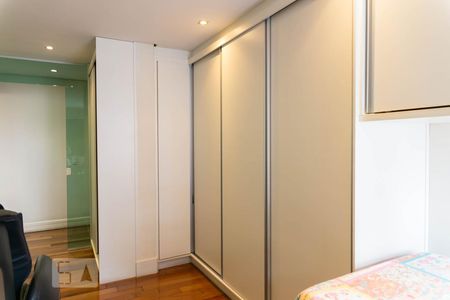 Apartamento à venda com 250m², 4 quartos e 3 vagasQuarto 1