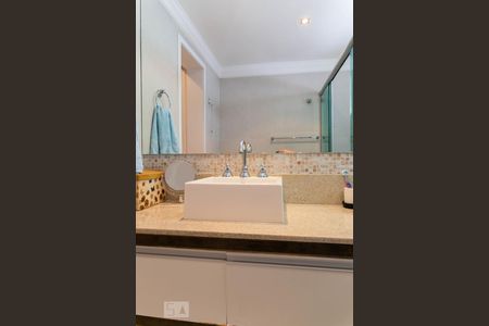 Apartamento à venda com 250m², 4 quartos e 3 vagasBanheiro da Suíte 2