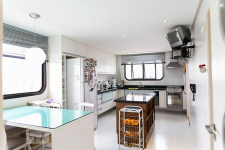 Apartamento à venda com 250m², 4 quartos e 3 vagasCozinha