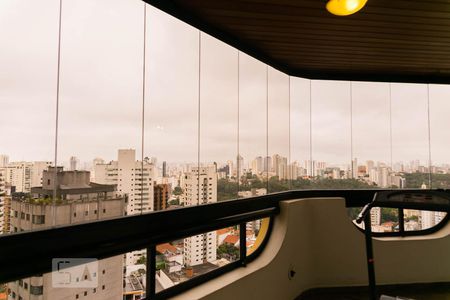 Apartamento à venda com 250m², 4 quartos e 3 vagasVista da Sacada