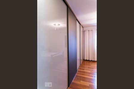 Apartamento à venda com 250m², 4 quartos e 3 vagasSuíte 2