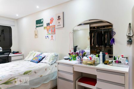 Apartamento à venda com 250m², 4 quartos e 3 vagasQuarto 2