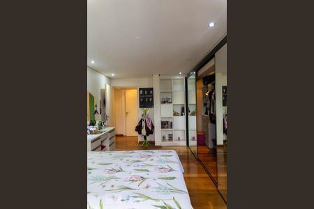 Apartamento à venda com 250m², 4 quartos e 3 vagasQuarto 2