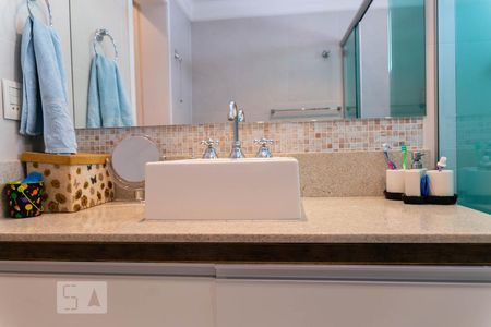 Apartamento à venda com 250m², 4 quartos e 3 vagasBanheiro da Suíte 2