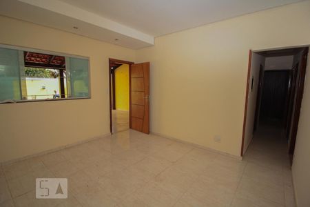 Sala de casa para alugar com 3 quartos, 200m² em Taguatinga, Brasília