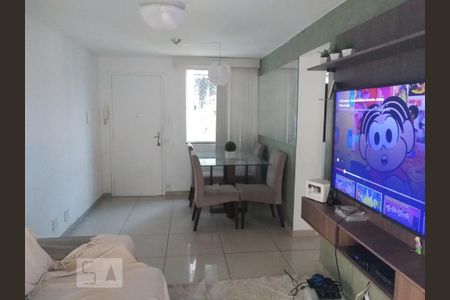 Sala de apartamento para alugar com 2 quartos, 50m² em Taquara, Rio de Janeiro