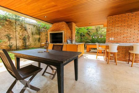 Casa à venda com 1118m², 4 quartos e 8 vagasChurrasqueira