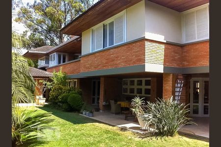 Casa à venda com 1118m², 4 quartos e 8 vagasÁrea Externa