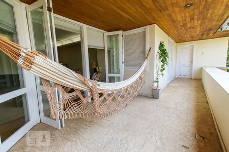 Casa à venda com 1118m², 4 quartos e 8 vagasVaranda da Sala