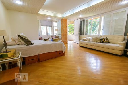 Casa à venda com 1118m², 4 quartos e 8 vagasSuíte 3