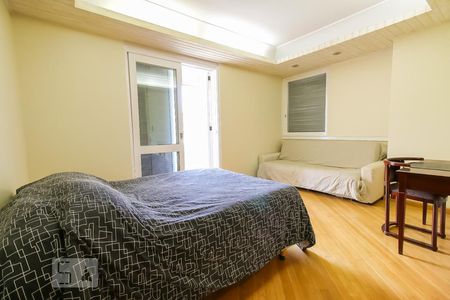 Casa à venda com 1118m², 4 quartos e 8 vagasSuíte 2