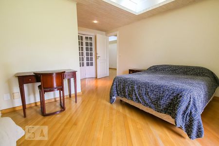 Casa à venda com 1118m², 4 quartos e 8 vagasSuíte 2