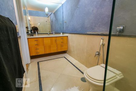 Casa à venda com 1118m², 4 quartos e 8 vagasBanheiro da Suíte 2