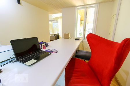 Casa à venda com 1118m², 4 quartos e 8 vagasEscritório