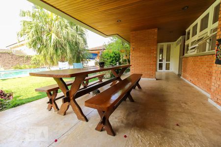 Casa à venda com 1118m², 4 quartos e 8 vagasÁrea Externa