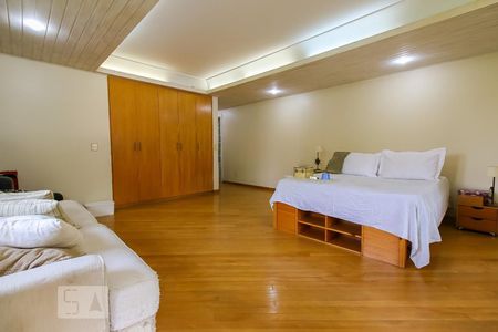 Casa à venda com 1118m², 4 quartos e 8 vagasSuíte 3