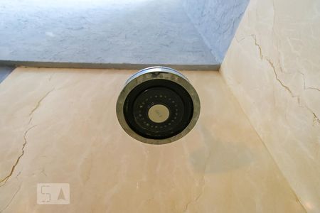 Casa à venda com 1118m², 4 quartos e 8 vagasChuveiro