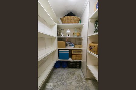 Casa à venda com 1118m², 4 quartos e 8 vagasDespensa