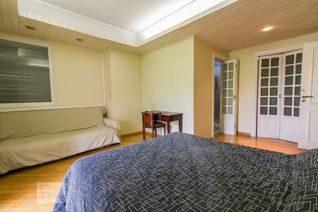 Casa à venda com 1118m², 4 quartos e 8 vagasSuíte 2