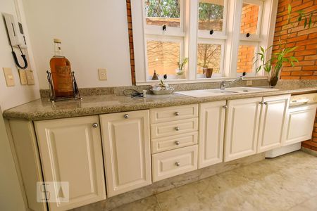 Casa à venda com 1118m², 4 quartos e 8 vagasCozinha - Armários