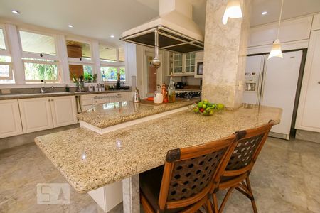 Casa à venda com 1118m², 4 quartos e 8 vagasCozinha