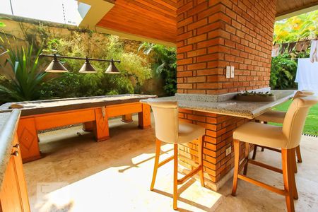 Casa à venda com 1118m², 4 quartos e 8 vagasÁrea Externa