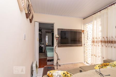 Sala de casa para alugar com 2 quartos, 45m² em Jardim Aurora, São Paulo