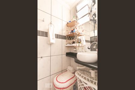 Banheiro  de casa para alugar com 2 quartos, 45m² em Jardim Aurora, São Paulo