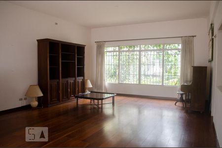 Casa à venda com 700m², 4 quartos e 1 vagaSala 4