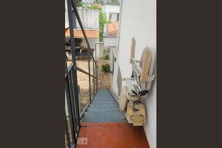 Casa à venda com 700m², 4 quartos e 1 vagaEscada da Suíte