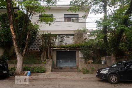Casa à venda com 700m², 4 quartos e 1 vagaFachada