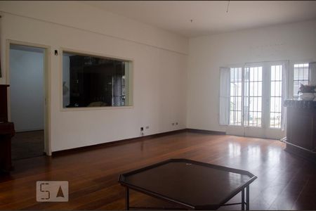 Casa à venda com 700m², 4 quartos e 1 vagaSala 4
