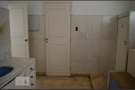 Casa à venda com 700m², 4 quartos e 1 vagaBanheiro da Suíte
