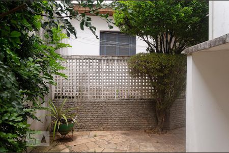 Casa à venda com 700m², 4 quartos e 1 vagaÁrea de Serviço