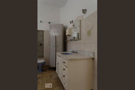 Casa à venda com 700m², 4 quartos e 1 vagaBanheiro da Suíte