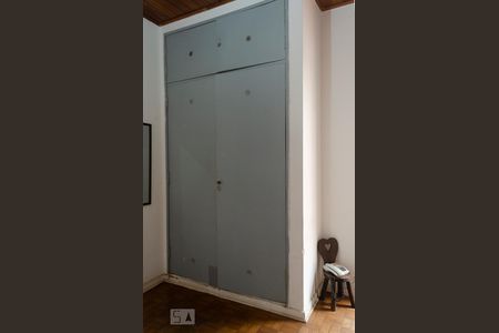 Casa à venda com 700m², 4 quartos e 1 vagaQuarto de Serviço 1