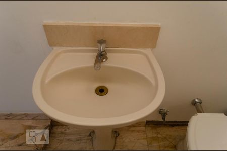 Casa à venda com 700m², 4 quartos e 1 vagaLavabo