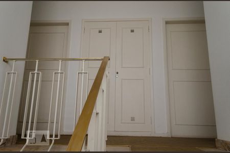 Casa à venda com 700m², 4 quartos e 1 vagaEscada