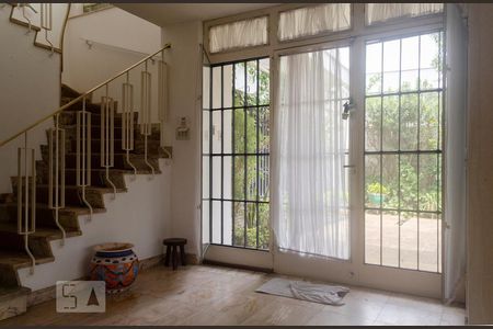 Hall de casa à venda com 4 quartos, 700m² em Perdizes, São Paulo