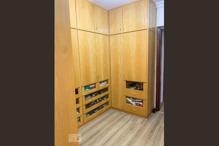 Apartamento à venda com 200m², 4 quartos e 3 vagasCloset