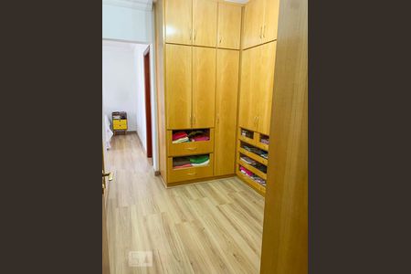 Apartamento à venda com 200m², 4 quartos e 3 vagasCloset 