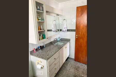 Apartamento à venda com 200m², 4 quartos e 3 vagasBanheiro 1