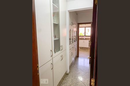 Apartamento à venda com 200m², 4 quartos e 3 vagasCozinha