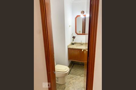 Apartamento à venda com 200m², 4 quartos e 3 vagasBanheiro 2