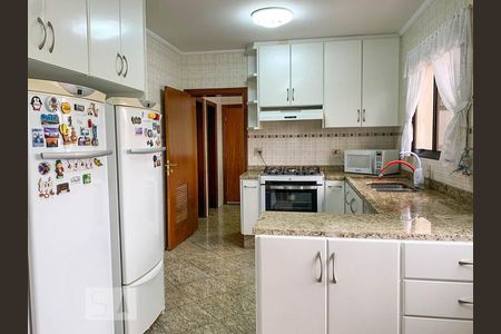 Apartamento à venda com 200m², 4 quartos e 3 vagasCozinha