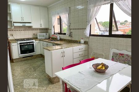Apartamento à venda com 200m², 4 quartos e 3 vagasCozinha