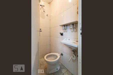 Apartamento à venda com 105m², 2 quartos e 1 vaga Apartamento à venda com 105m², 2 quartos e 1 vagaBanheiro